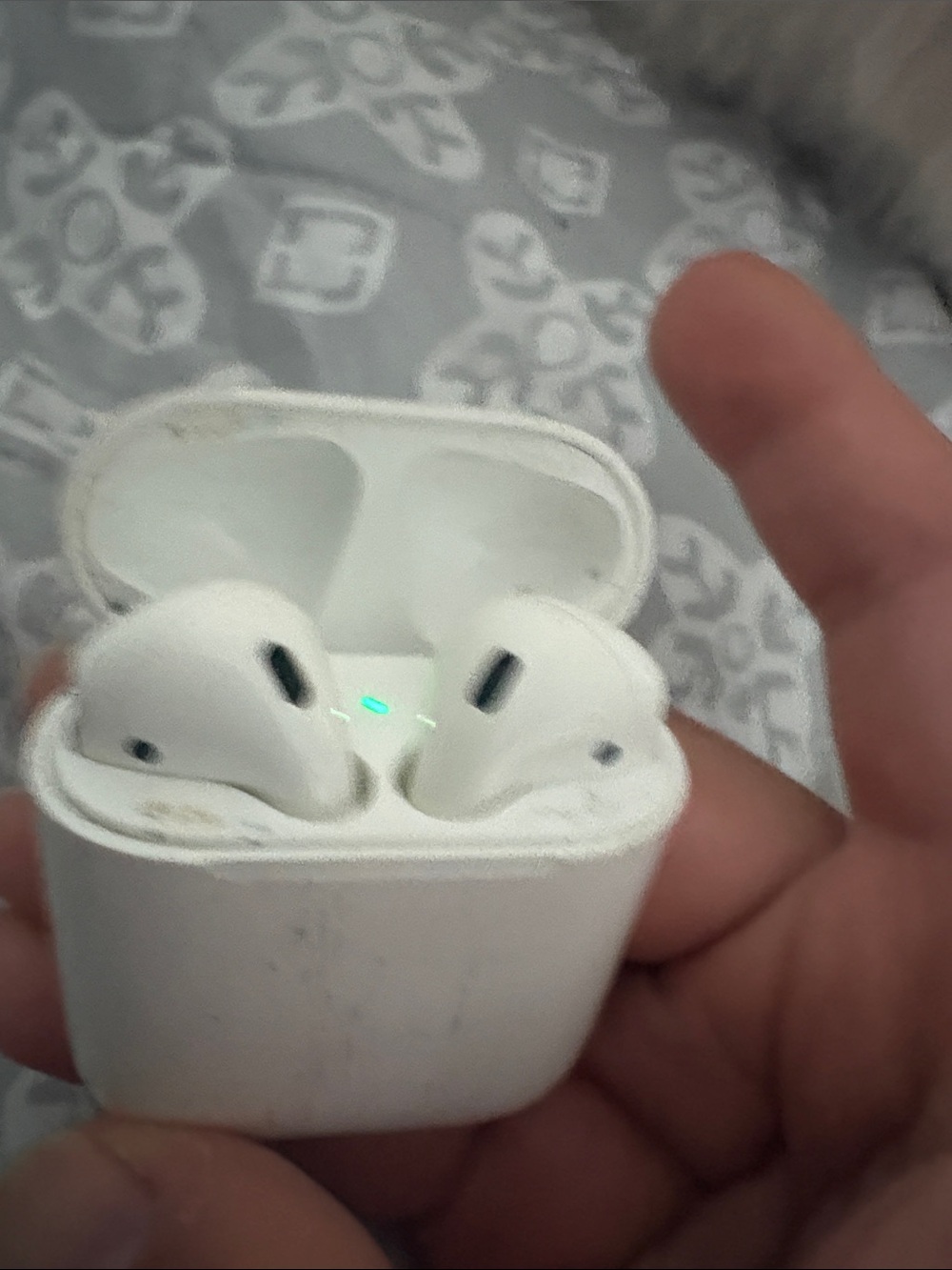 Wireless Earbuds with Charging Case- apple white